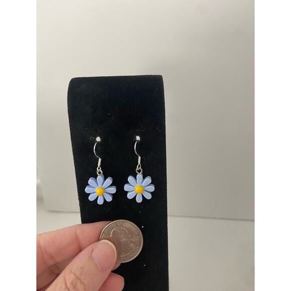 daisy earrings - Picture 2 of 3